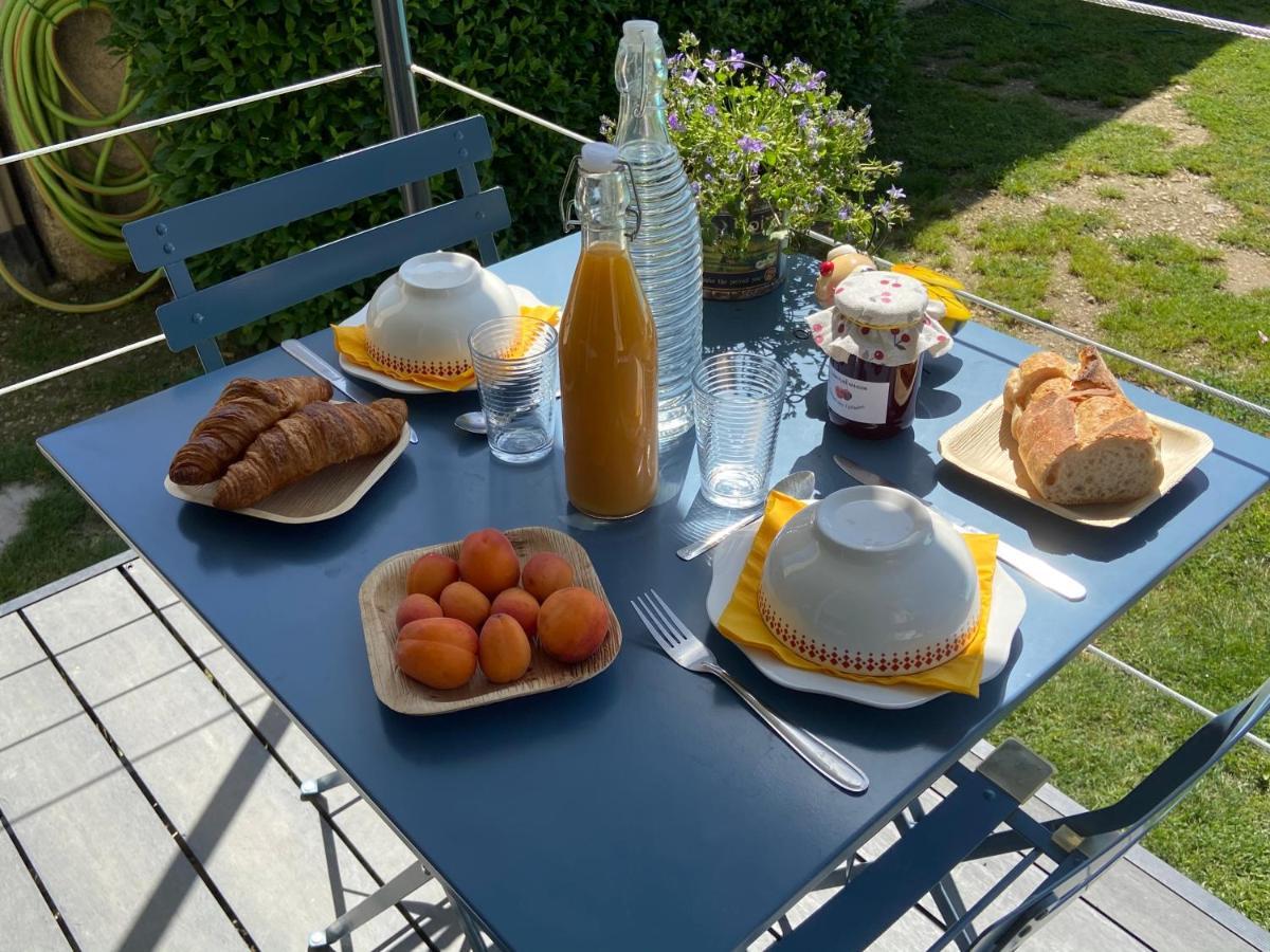 Готель Chez Frederique Et Jean-Claude Les Taillades Екстер'єр фото